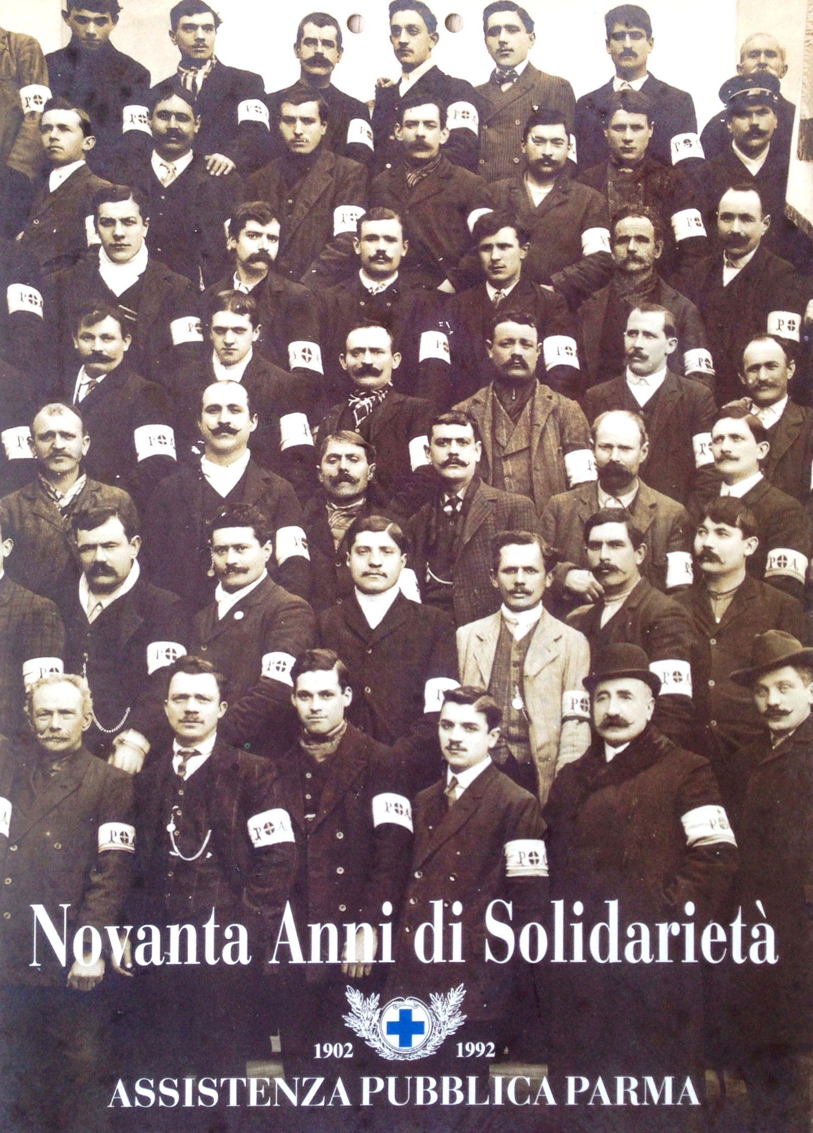 Foto storica dei volontari della Assistenza Pubblica di Parma ODV