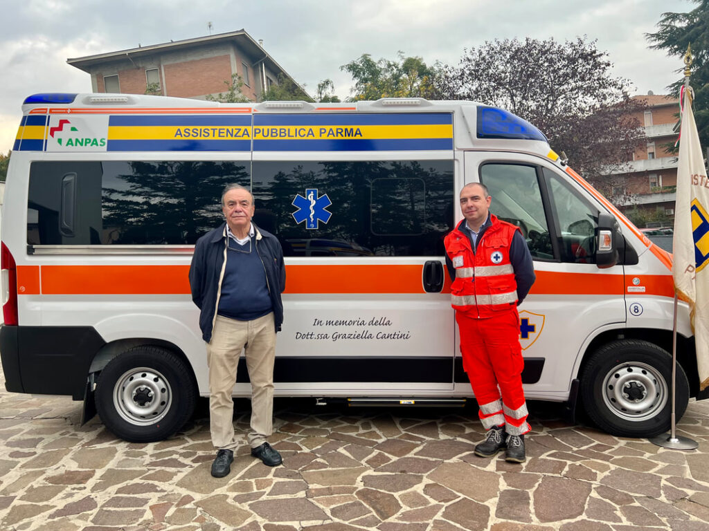 Papa 8- arriva una nuova ambulanza in Pubblica