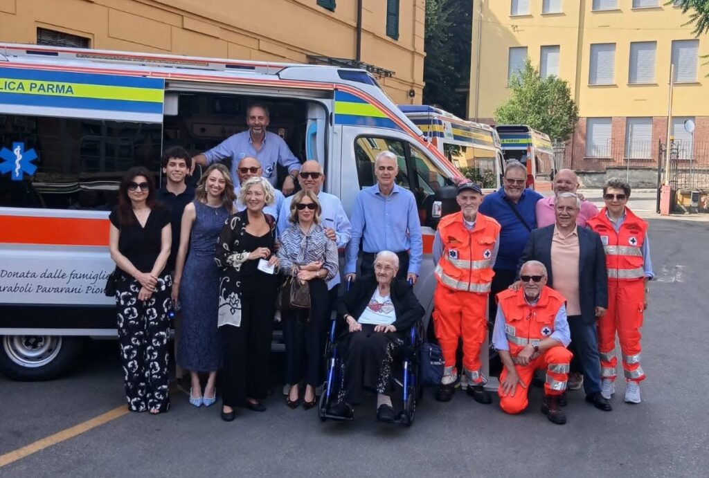 Nuova ambulanza donata